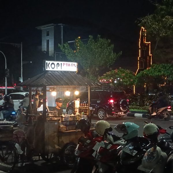 Ketika Kopi Menyatu dengan Jalanan Semarang
