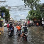 Banjir Menghambat Aktivitas Mahasiswa dan Warga Semarang Timur