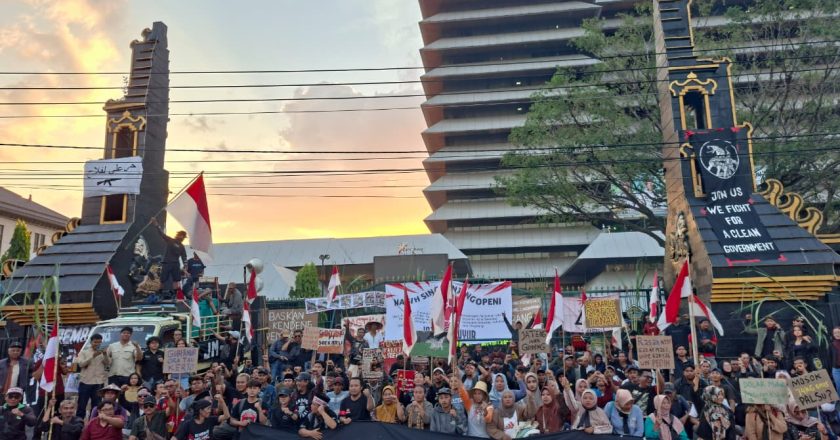 Aksi Guyub Jateng: Nagih sing Janjine Ngopeni
